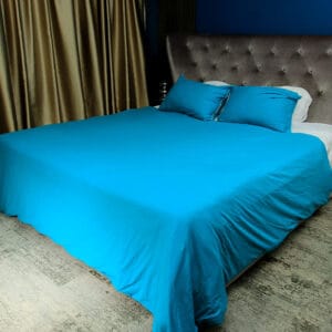 Posteljnina 200×200 cm azurno modra